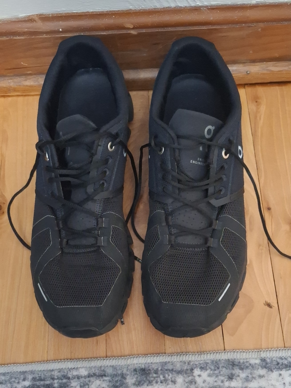 On Running Men's Black Cloud-Style Athletic Shoes - Picture 2 of 6